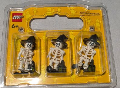 Lego minifigures and accessories