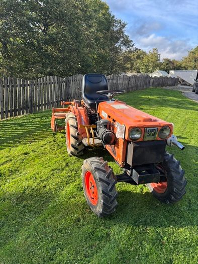 Kubota B7100 Compact Tractor