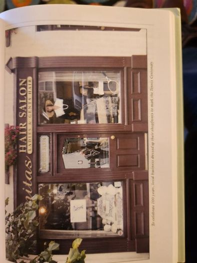 Abbeyleix. It Started in the jelly's Pit. 100 years Of Tennis In Abbeyleix. First Edition Hardback With Dustjacket In Very Good Condition.