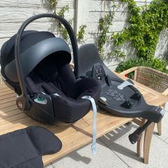 Cybex cloud z2 car seat and base