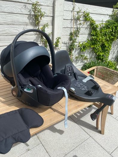 Cybex cloud z2 car seat and base