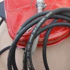 retractable air line