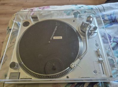 Audio Technica AT-LP120XUSB - Direct-Drive Turntable (Analog & USB)