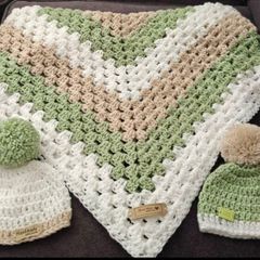 Handmade Crochet Baby Blankets & Beanies
