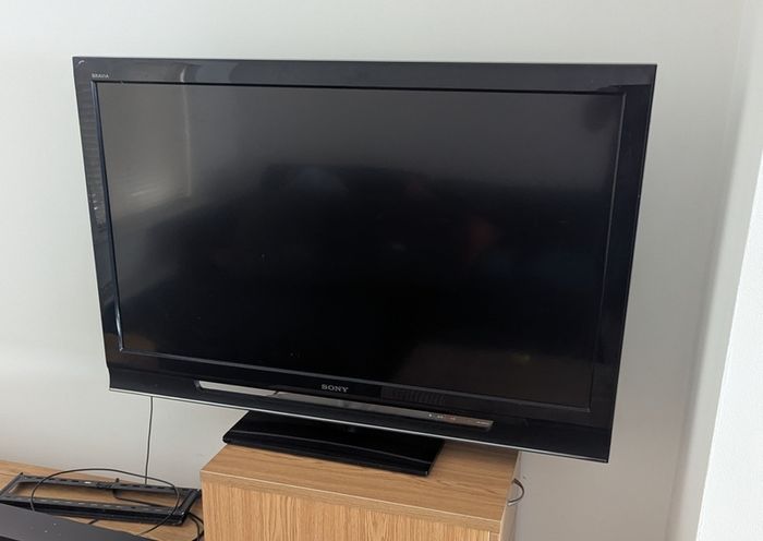 Sony Bravia 46" TV