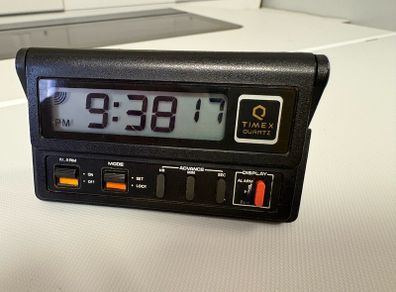 Vintage : 1980s digital clock alarm