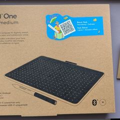 Wacom One M Bluetooth pen tablet with extra nibs