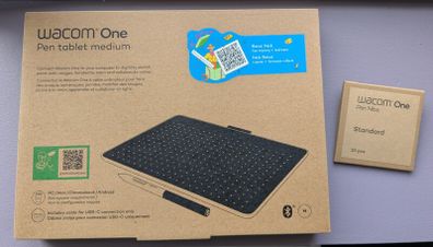 Wacom One M Bluetooth pen tablet with extra nibs