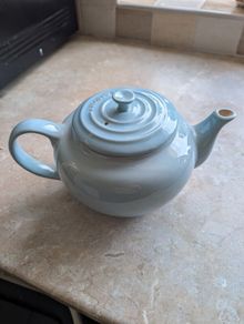 Le Creuset teapot