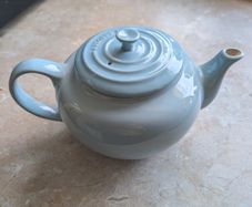 Le Creuset teapot