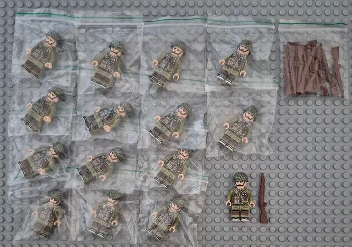 Lego compatible, military figures, American infantry. 15 figures plus rifles.
