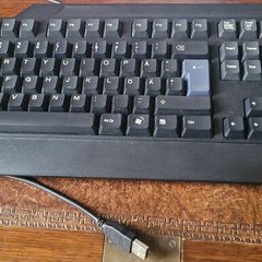 Good quality keyboard by Lenovo - Finnish region characters