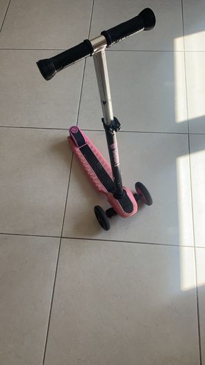 Y-Volution Glider XL Scooter - Suit 5  to 10 Year Old