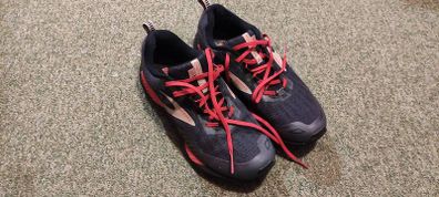 Brooks Cascadia 15 trail runners