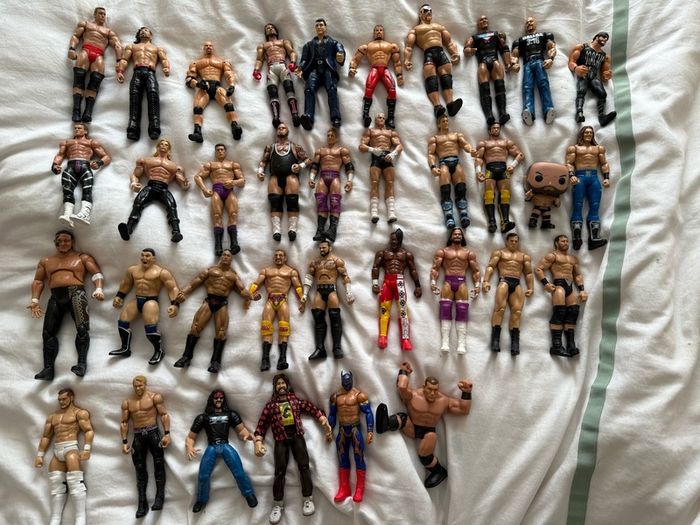wwe 35 wrestlers action figures lot