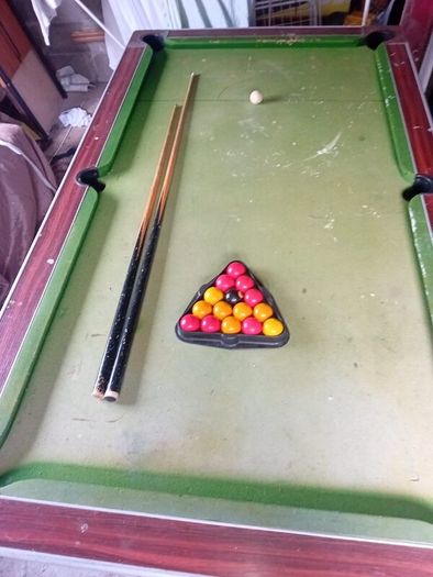 Pool table
