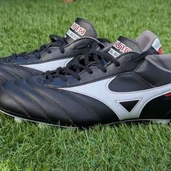 mizuno Morelia pro size 9.5 almost new