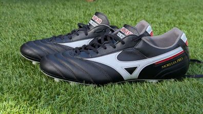 mizuno Morelia pro size 9.5 almost new