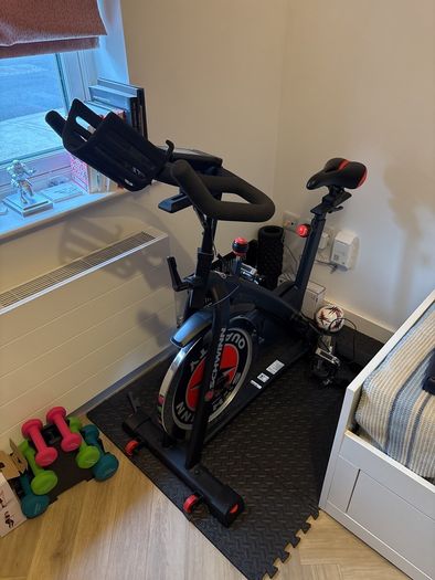 Schwinn 700IC Indoor Cycling Bike 18kg wheel