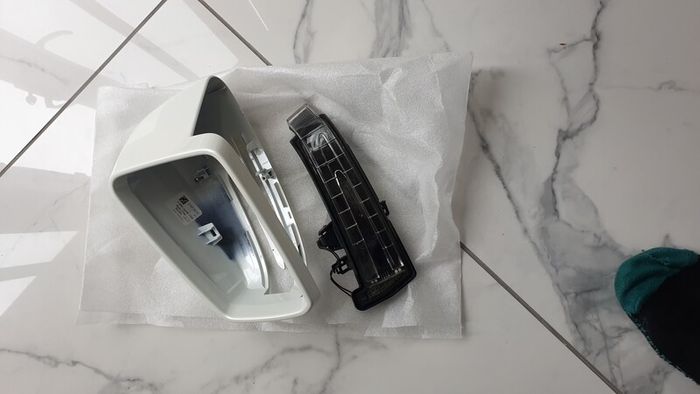Mercedes mirror housing A2128106700