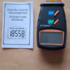 Digital tachometer