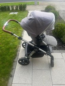 Silver Cross Wave Bundle including Carrycot and Pushchair Seat in dark grey