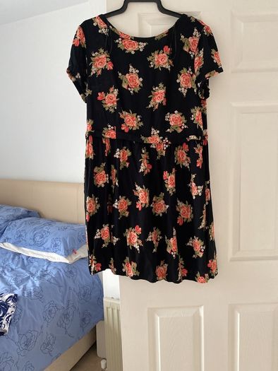 Red herringdress. Size 16