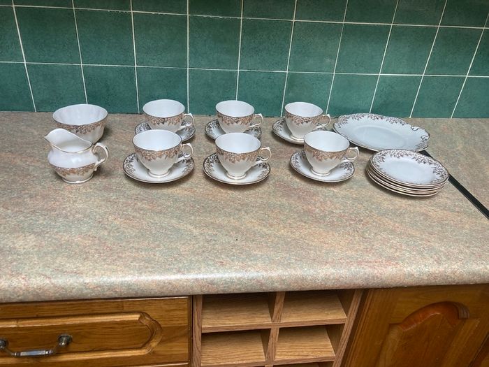 Vintage China Tea Set - Royal Tara