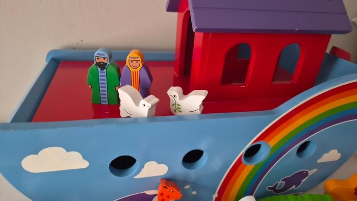 Kids Noahs Ark wooden plays etc- Large