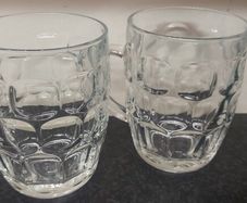 2 x vintage tankard glasses ,,sold as is, good condition, price includes post to anywhere in Ireland thank you, or if buyer collects cheaper,