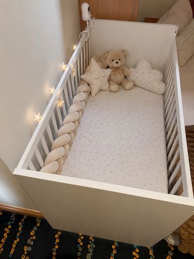 baby crib