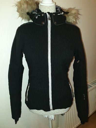 Dare2b ladies or girls ski jacket to fit uk 6-10 RRP270EURO