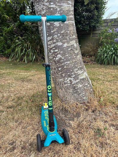 Kid's Maxi Micro Scooter LED