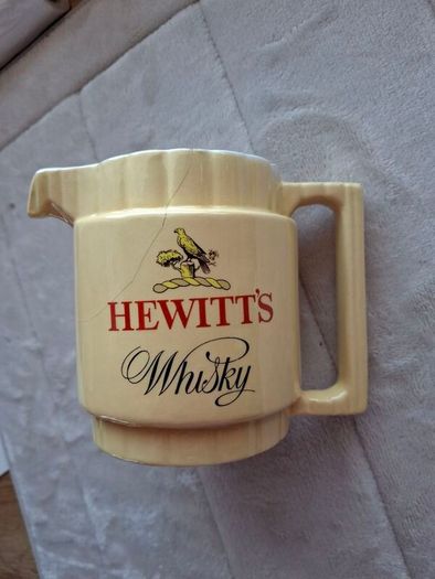 Vintage  Hewitts Whiskey Water Jug Made By Arklow Pottery 1960's Made  By Cork  Distilleries  Fir Hewitts  Ir Has A Chip & A Crack On Far Side  Its Rare  !