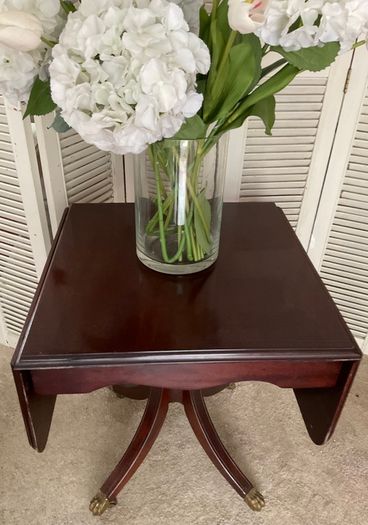 Antique mahogany drop leaf Pembroke table