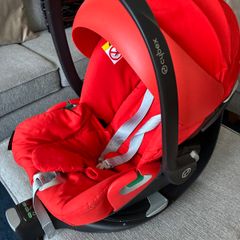 Cybex cloud Z2 car seat and base