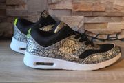 Trainers, size 6