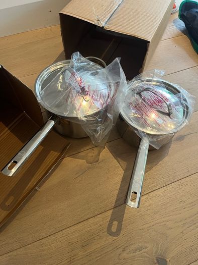 NEW Meyer Professional Stainless Steel pots with Lids 2 Pans
