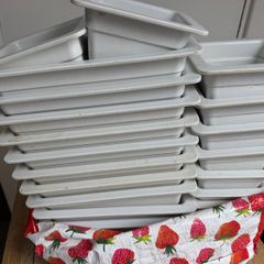 Deep containers for restaurant display.