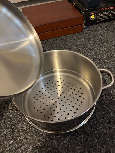 Brand New / Unused Gourmet's Pride Deep Stockpot & Steamer Set (Open Box)
