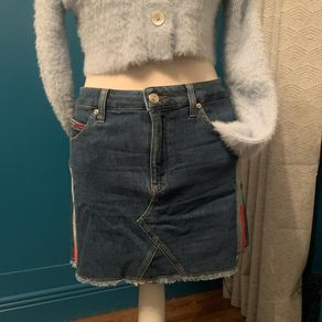 Tommy Hilfiger mini denim skirt. Size 29