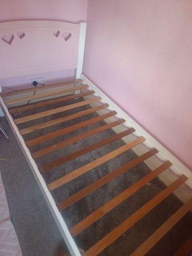 girls single bed