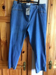 BNWTS Ladies Blue Denim Jeans size 26 includes Postage
