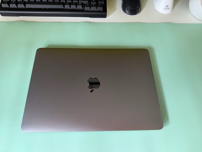 MacBook Pro M1 13 inch + extras