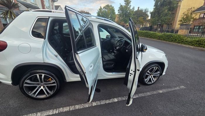 2016 VW Tiguan R-Line 1.4 TSI Auto | Only 54K KM