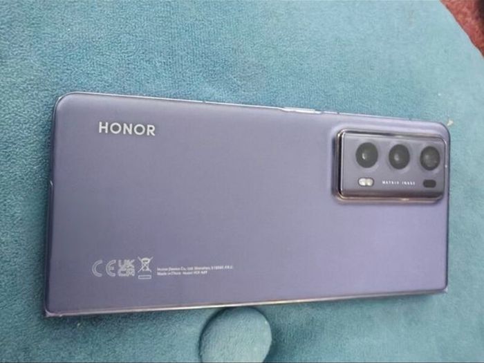 Honor Magic V2