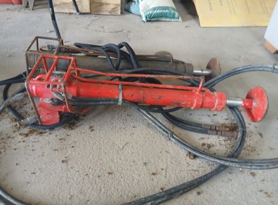 hydraulic jack legs