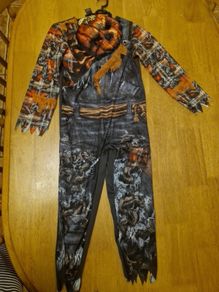 costume age 7-8
