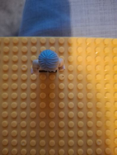 Lego star wars minifigures: Owen and Beru Lars
