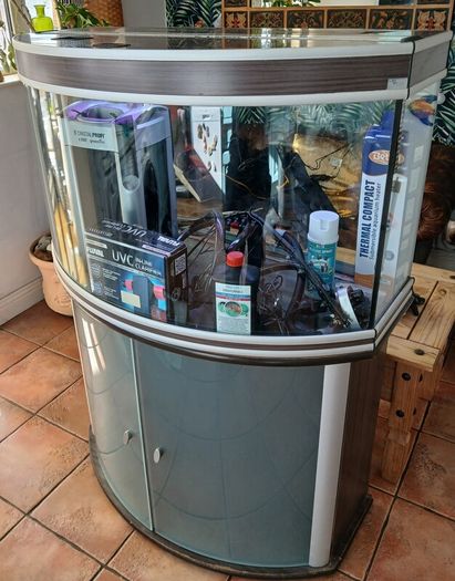 aqualantis bow front aquarium 200lt